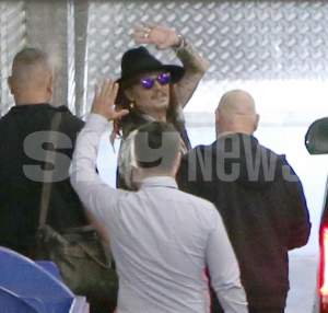 Imagini fabuloase surprinse de paparazzii Spynews.ro cu Johnny Depp în România! Ce a făcut artistul după concert / PAPARAZZI