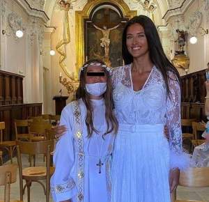 Ce reprezintă pentru catolici prima comuniune, eveniment la care Antonia a fost alături de fiica ei, Maya