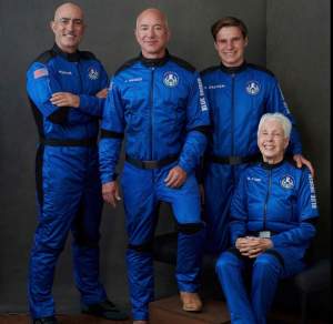 Cine este Wally Funk, femeia de 82 de ani care a fost în spațiu alături de Jeff Bezos la bordul New Shepard