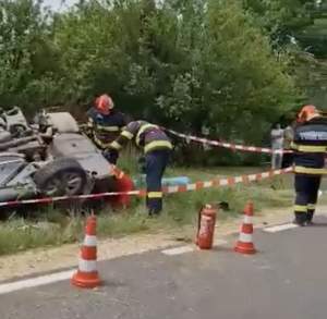 Accident îngrozitor în Argeș! Doi tineri de 16 și 19 ani au murit, după ce au intrat cu mașina într-un copac. Autoturismul s-a făcut praf / FOTO