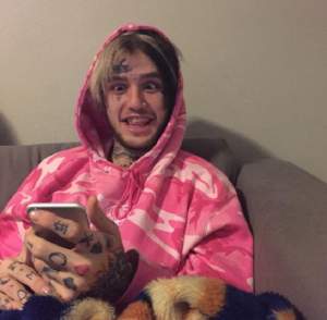 VIDEO / IMAGINI cu Lil Peep mort în autobuzul turneului!? Prietenii l-au filmat în timp ce era inconştient