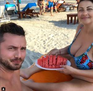 VIDEO / Tavi Clonda o răsfaţă pe plajă pe Gabriela Cristea! Viitoarea mamă are parte de tratament "regesc"