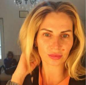 VIDEO / Andreea Bănică şi-a tatuat sprâncenele şi s-a filmat nemachiată! Ce diferenţă!
