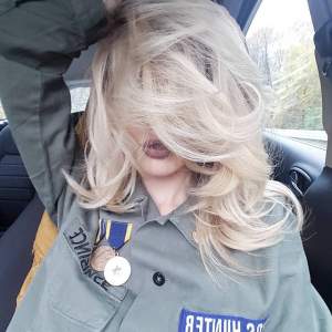 FOTO / Lidia Buble a rămas fără părul lung şi blond: "Am scăpat maşina de tuns din greşeală"