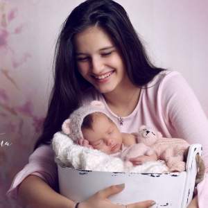 FOTO / Anda Călin, declarație de dragoste emoționantă pentru Liviu Vârciu și fiica lor! Tabloul de familie a strâns sute de like-uri