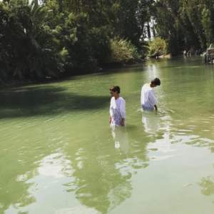 FOTO / La 45 de ani, Corina Dănilă s-a botezat în Iordan! "Se spălară păcatele, soro"