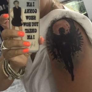 FOTO / Anamaria Prodan şi-a făcut un nou tatuaj! Sexy-impresara îşi umple corpul de picturi permanente