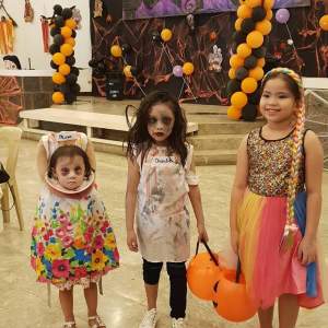 FOTO / Nu ai mai văzut niciodată aşa ceva! O fetiţă de doi ani a câştigat premiul pentru cel mai înfricoşător costum de Halloween