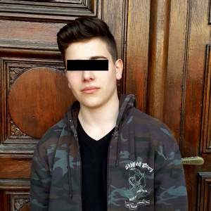Fiul unui fotbalist român din Liga I a fost găsit spânzurat în scara blocului