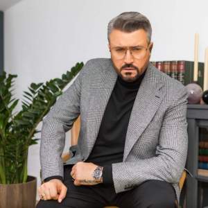 Cătălin Bătezatu va colabora cu Kim Kardashian. Ce pregătește designer-ul alături de vedeta internațională: ”Au fost impresionați” / VIDEO