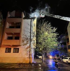 Incendiu în Sibiu! 15 persoane și-au părăsit de urgență casele, după ce un coș de fum a luat foc / FOTO
