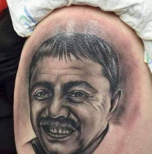FOTO / Imaginea care a ajuns virală pe internet! Un bărbat şi-a tatuat pe corp chipul lui Nicolae Guţă