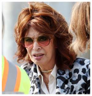Metoda simplă prin care Sophia Loren scapă de cearcăne. Actrița are multă grijă de ea la 89 de ani