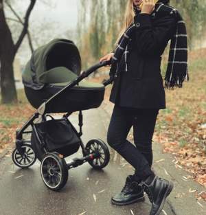 După Ioana Grama, o altă bloggeriţă celebră a devenit mămică! Primele imagini cu bebeluşul