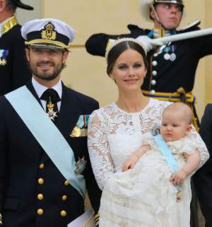 FOTO / Botez regal! Fiul Prinţului Carl Philip şi al Prinţesei Sofia a Suediei a fost creştinat