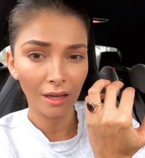 VIDEO / Alina Puşcaş, răsfăţată cu bijuterii rare şi scumpe: "Am două soacre, am uitat să vă spun"