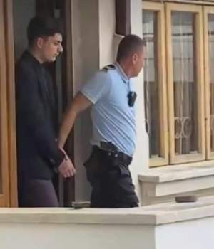 Incredibil cum arată Vlad Pascu, după aproape un an petrecut în arest! Șoferul drogat s-a întâlnit pentru prima dată cu părinții tinerilor pe care i-a ucis / VIDEO