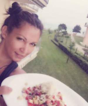 REŢETA ZILEI - MARŢI: Salată de vară cu legume și parmezan ras! O masă extrem de sănătoasă recomandată de Nicoleta Luciu