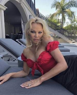 Pamela Anderson îi pune la zid pe bărbații care se uită la filme pentru adulți: "Insensibili şi amorțiți"