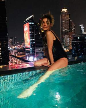 Alina Eremia, într-un costum de baie sexy, la piscină: "Uimitoare!"