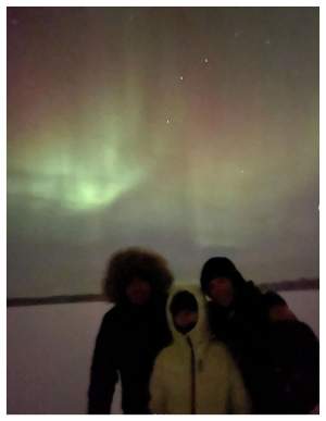 Irina Fodor, primele cuvinte după ce a văzut Aurora Boreală în Laponia. Prezentatoarea plecat în vacanță alături de Răzvan Fodor și fiica lor: ”Dram de noroc” / FOTO