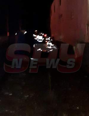 VIDEO / Accident grav, duminică seara, în județul Brăila. O mașină a fost spulberată de tren. Ar fi vorba de o sinucidere