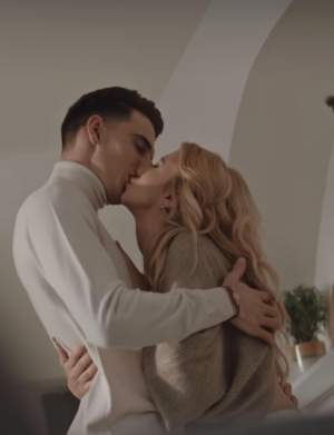 Andreea Bălan și Victor Cornea, momente senzuale în cel mai nou videoclip al artistei. Cum s-au filmat cei doi: „Iubirea este...” / VIDEO