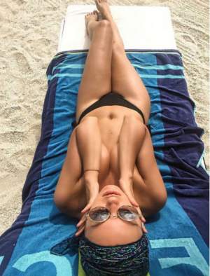 FOTO / Apariţie de senzaţie pe litoralul românesc! Alexandra Stan, topless pe plajă