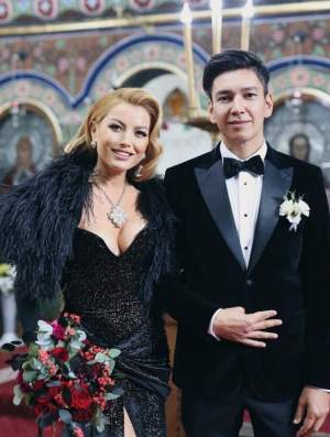 Elena Gheorghe și soțul ei, nași de cununie pentru doi prieteni dragi. Ce ținute spectaculoase a purtat artista la nuntă / FOTO