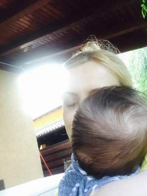FOTO / Simona Gherghe este topită după micuţa sa, Ana Georgia: "O pup, o miros..."
