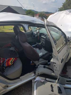 Accident cumplit în Argeș! O persoană a murit după ce două mașini s-au ciocnit / FOTO