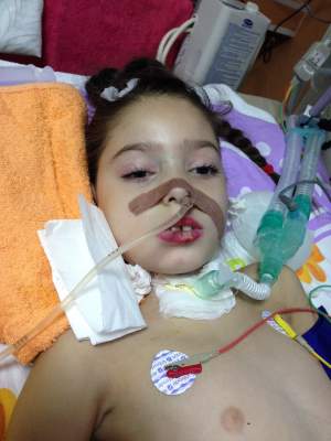 Primele cuvinte ale Aidei, fetiţa ţintuită la pat de o boală necruţătoare: "Doamne, Dumnezeule! Nu mai pot să mai rezist!"