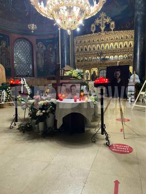 Imagini exclusive de la capela unde este depus trupul neînsuflețit al lui Bogdan Stanoevici! Ce gest au făcut apropiații în memoria lui!