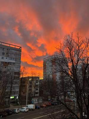Ce a apărut pe cerul României în a doua zi de Crăciun! Fenomenul spectaculos a putut fi observat din mai multe oraşe 