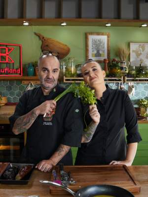 Chef Roxana Blenche și Chef Samuel Le Torriellec sunt gazdele noului sezon Hello Chef, ce va avea premiera sâmbătă, de la 14.30, la Antena 1