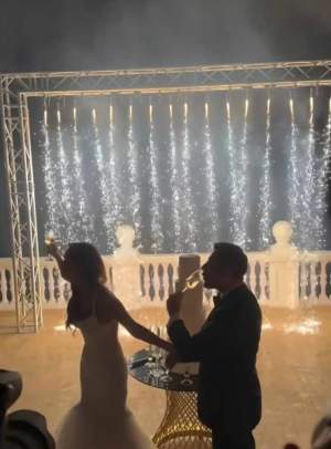 Cum a arătat tortul mirilor de la nunta lui Daniel Pavel cu Ana Maria Pop. A fost adus într-o decor spectaculos  / FOTO