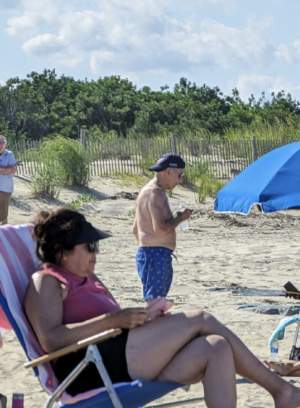Cum a fost surprins Joe Biden la plajă. Preşedintele american a strâns o mulțime de critici / FOTO