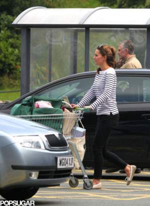 Kate Middleton iese la cumpărături la o lună după naştere. Vezi cum arată ducesa