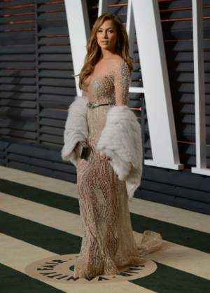 GALERIE FOTO / Mici, mici, dar jucăuşe! Jennifer Lopez a atras toate privirile cu "piersicuţele" ei la Oscar