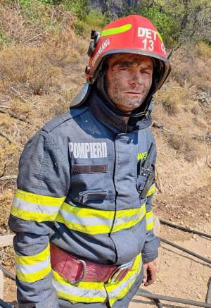 Ei sunt șase dintre pompierii români care s-au oferit voluntari pentru a merge să stingă incendiile din Grecia. Alături de aceștia se mai află alți 102 de eroi / FOTO