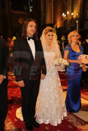 Primele imagini cu Sandra Stoicescu mireasă! Vedeta Antenei 3 s-a căsătorit religios! / VIDEO
