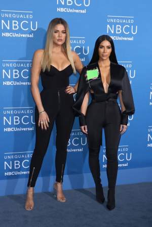 FOTO / Cum şi-a ascuns Kim Kardashian posteriorul deformat la un eveniment monden! Sânii ei expuşi au compensat