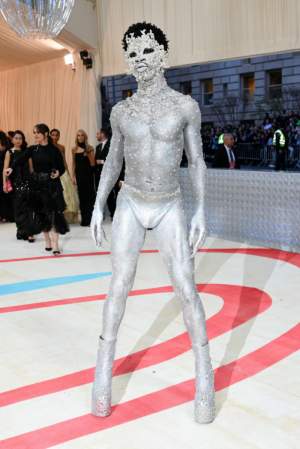 De ce Jared Leto s-a îmbrăcat în pisică la Met Gala. Ce alte ținute extravagante au ales vedetele / FOTO