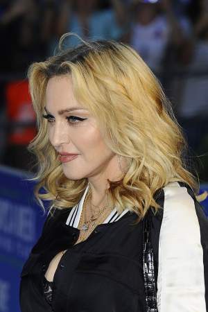 Ofertă de nerefuzat de la Madonna: "Dacă o votaţi pe Hillary Clinton, vă fac un sex oral. Şi, da, înghit"