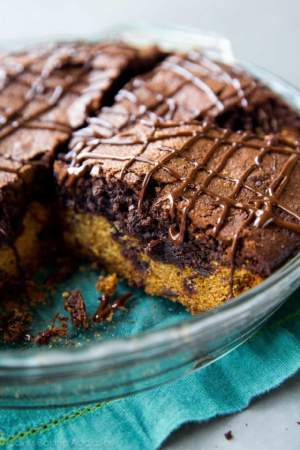 REŢETA ZILEI: Prăjitură din două straturi: negresă şi cookie