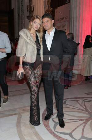 FOTO / El - în costum elegant, ea - cu posteriorul pe afară! Laura Dincă şi Cristian Boureanu, apariţie surprinzătoare
