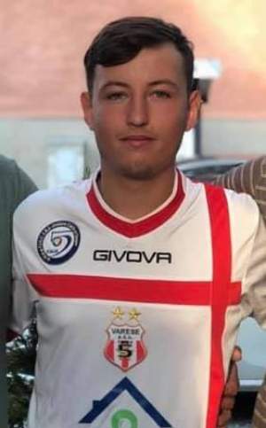 El este românul de numai 19 ani, mort în accidentul din Italia. Alexandru era portarul unei echipe locale de fotbal
