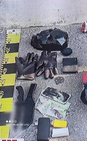 Ce obiecte au găsit polițiștii în ghiozdanul criminalului de la Grădina Botanică din Craiova. Adolescentul este acuzat de omor și tentativă de omor / FOTO