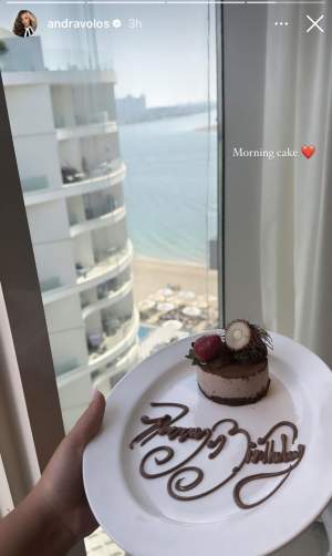 Andra Volos își sărbătorește ziua de naștere. Bruneta și Lele petrec în Dubai: „Omul meu...” / FOTO