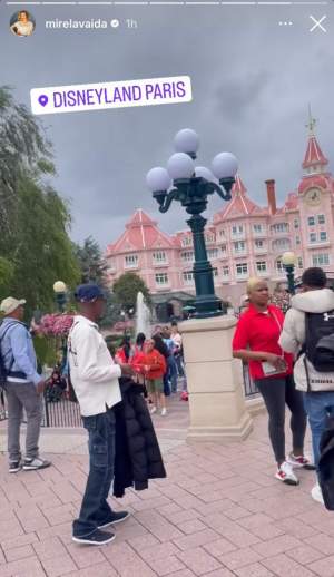 Mirela Vaida, vacanță de vis la Disneyland Paris alături de soțul ei și cei trei copii. Cum se distrează prezentatoarea de la Acces Direct / FOTO